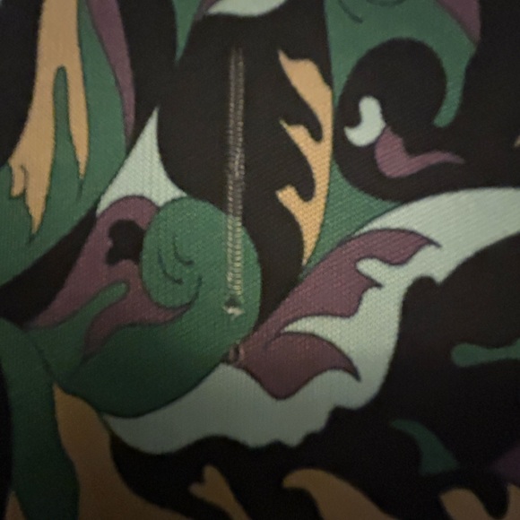 Beautiful Emilio Pucci green dress with beige and black abstract leaf pattern - Picture 7 of 12